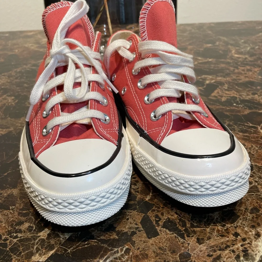 Converse Chuck Taylor’s Unisex Women’s Size 7 - Picture 4 of 8